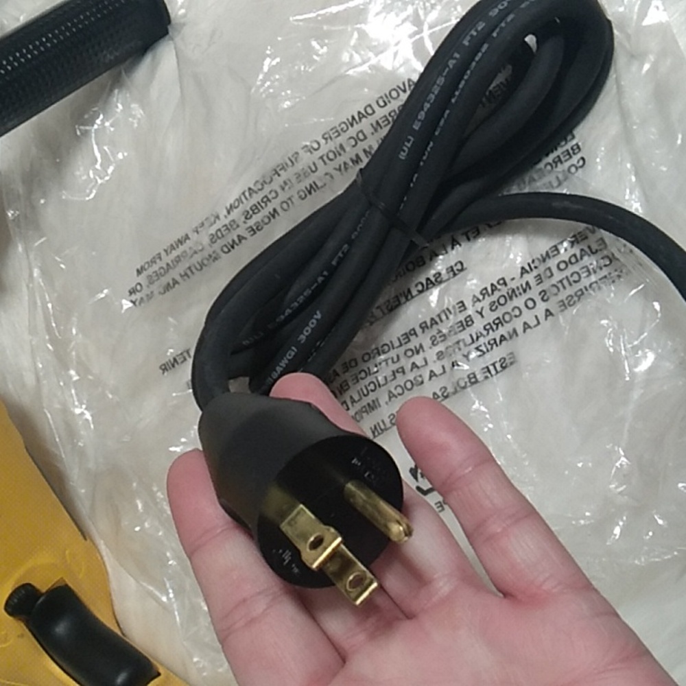 NIB Dewalt Drill W/Chuck Key & 360 Adjustable Side Handle - Picture 9 of 10